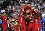 爱游戏官网-阿尔巴尼亚国家队在欧预赛中一路领先，力压对手(阿尔巴尼亚甲组联赛ds)